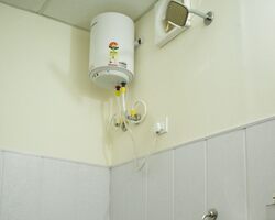 Room With Washroom